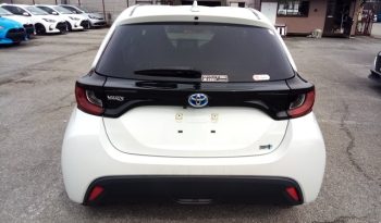 
									Toyota Yaris HYBRID X full								