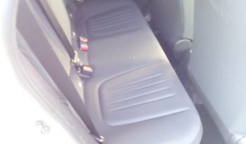 
									Toyota Yaris HYBRID X full								