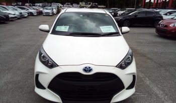 
									Toyota Yaris HYBRID X full								