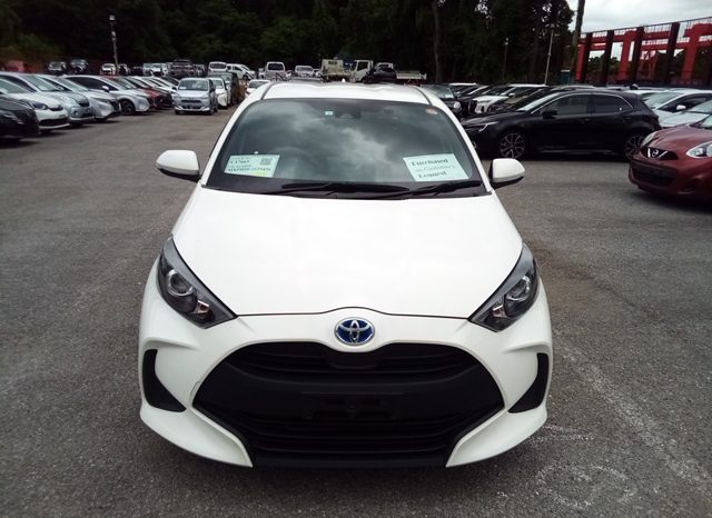 
								Toyota Yaris HYBRID X full									