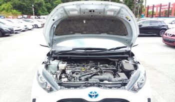 
									Toyota Yaris HYBRID X full								