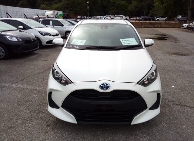 
								Toyota Yaris HYBRID X full									