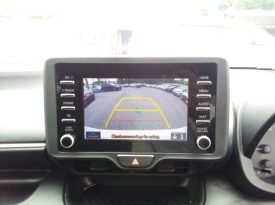 Toyota Yaris HYBRID X