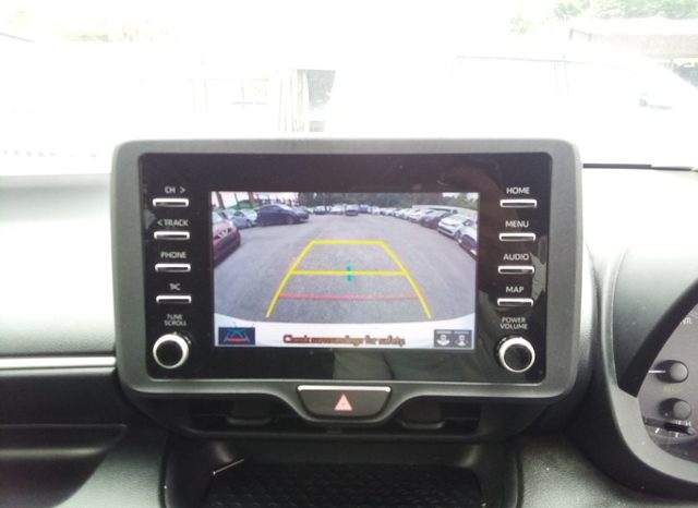Toyota Yaris HYBRID X