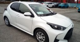 Toyota Yaris HYBRID X