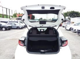 Toyota Yaris HYBRID X
