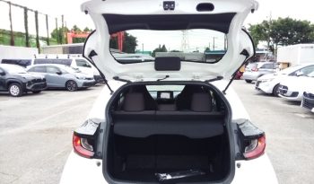
									Toyota Yaris HYBRID X full								