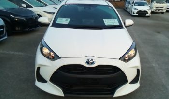 
									Toyota Yaris HYBRID X full								