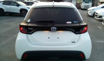 
									Toyota Yaris HYBRID X full								