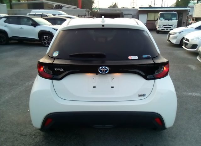 
								Toyota Yaris HYBRID X full									