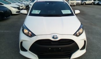 
									Toyota Yaris HYBRID X full								