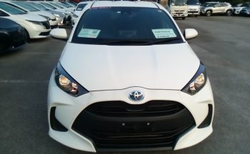 Toyota Yaris HYBRID X