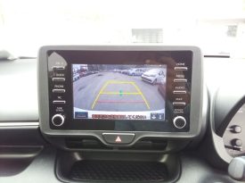 Toyota Yaris HYBRID X
