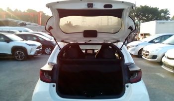 
									Toyota Yaris HYBRID X full								