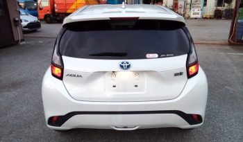 
									Toyota Aqua X full								