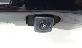
									Toyota Yaris HYBRID X full								