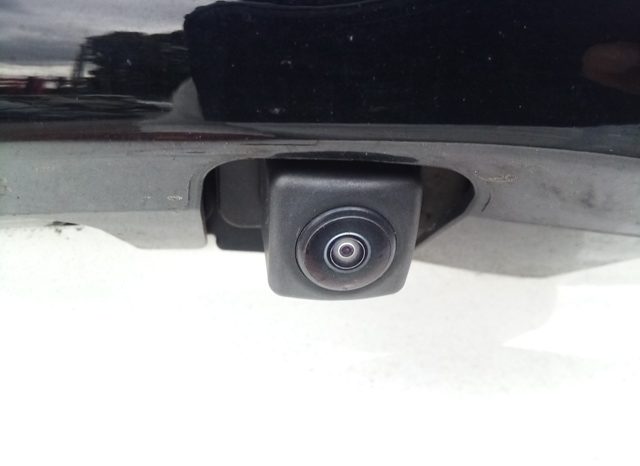 
								Toyota Yaris HYBRID X full									