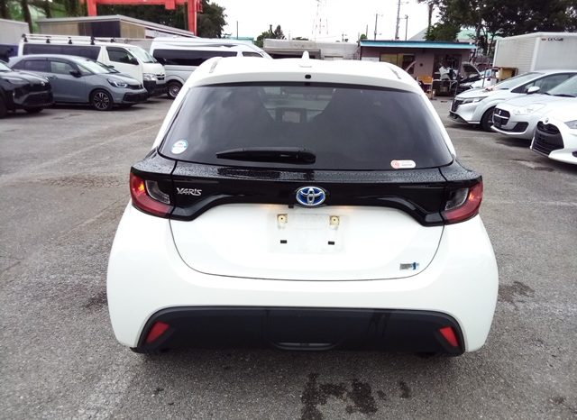 
								Toyota Yaris HYBRID X full									