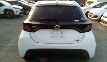 
									Toyota Yaris HYBRID X full								
