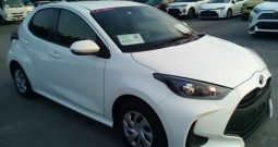 Toyota Yaris HYBRID X