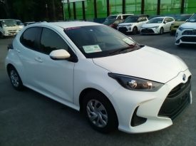 Toyota Yaris HYBRID X