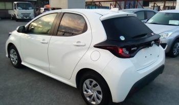
									Toyota Yaris HYBRID X full								