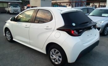 Toyota Yaris HYBRID X
