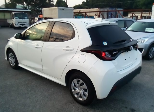 
								Toyota Yaris HYBRID X full									