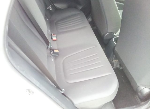 
								Toyota Yaris HYBRID X full									