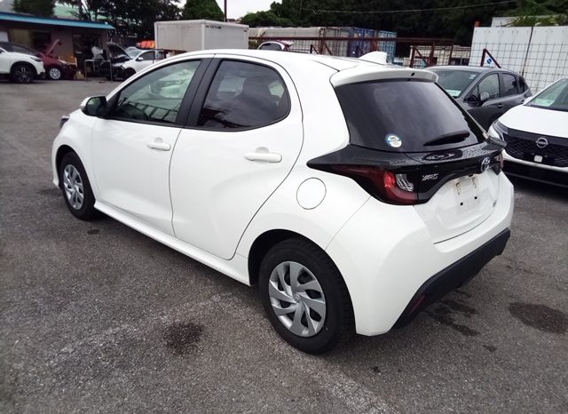 
								Toyota Yaris HYBRID X full									
