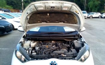 Toyota Yaris HYBRID X