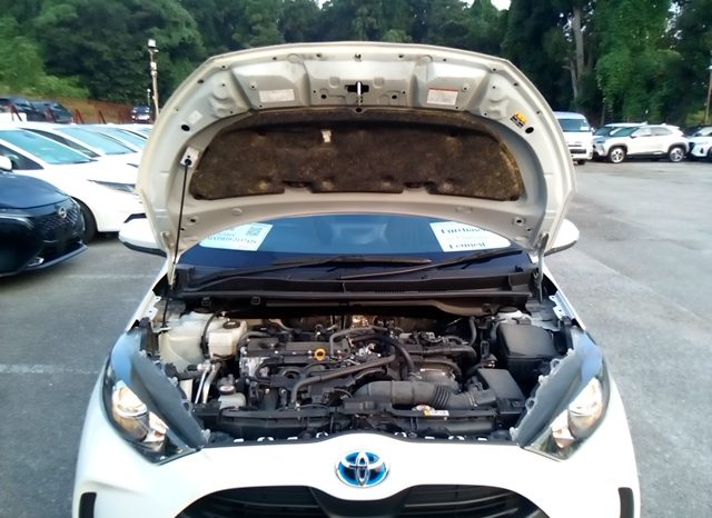 
								Toyota Yaris HYBRID X full									