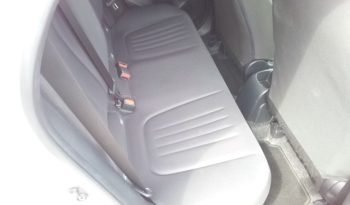 
									Toyota Yaris HYBRID X full								