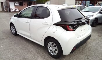 
									Toyota Yaris HYBRID X full								