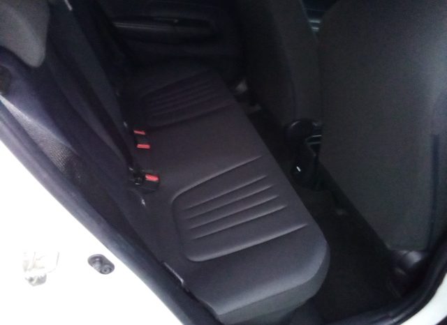 
								Toyota Aqua X full									