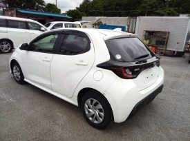 Toyota Yaris HYBRID X