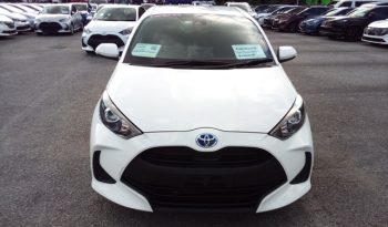
									Toyota Yaris HYBRID X full								