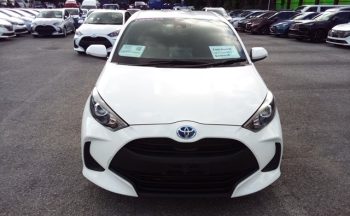 Toyota Yaris HYBRID X