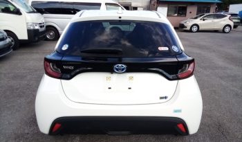 
									Toyota Yaris HYBRID X full								