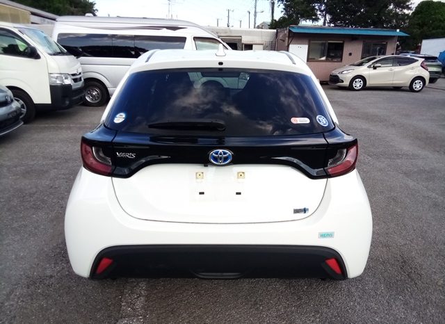 
								Toyota Yaris HYBRID X full									