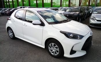 Toyota Yaris HYBRID X