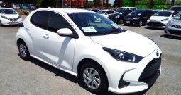 Toyota Yaris HYBRID X