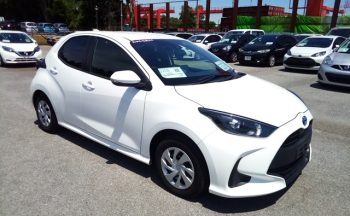 Toyota Yaris HYBRID X
