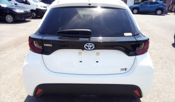 
									Toyota Yaris HYBRID X full								