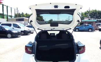 Toyota Yaris HYBRID X