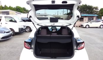 
									Toyota Yaris HYBRID X full								