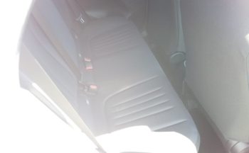 Toyota Yaris HYBRID X