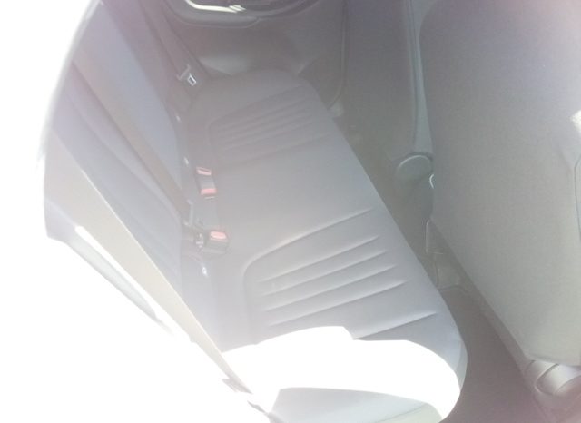 
								Toyota Yaris HYBRID X full									
