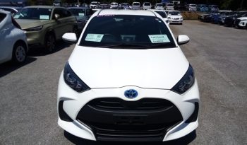 
									Toyota Yaris HYBRID X full								
