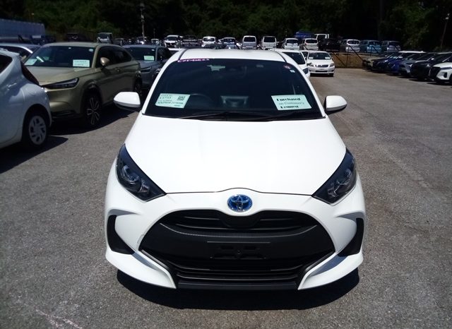 
								Toyota Yaris HYBRID X full									